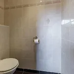Cozy For 8 Guests Дом отдыха Comines-Warneton