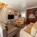 Дом отдыха Cozy For 8 Guests