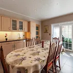 Дом отдыха Cozy For 8 Guests *