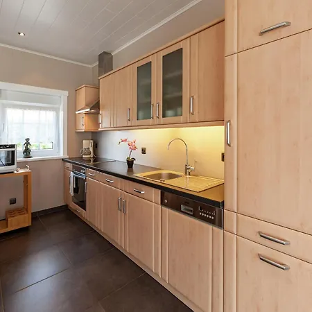 Cozy For 8 Guests