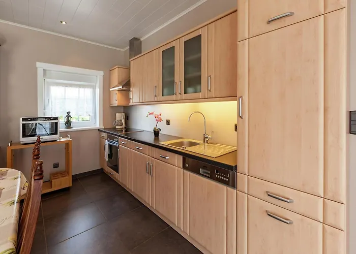 Cozy Cottage For 8 Guests