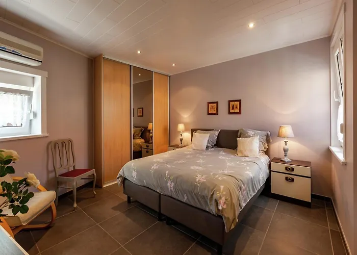 Cozy Cottage For 8 Guests Holiday home