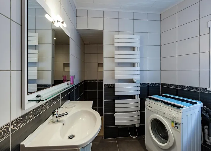 Cozy Cottage For 8 Guests *